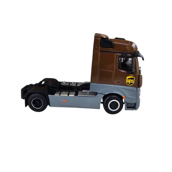 Mini GT 1:64 Mercedes-Benz Actros UPS Europe w/ 40ft Container MGT00705L - Picture 7 of 11